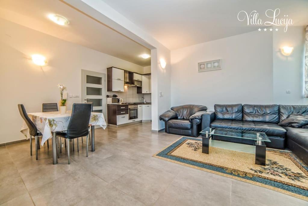 Villa Lucija PUY 외부 사진